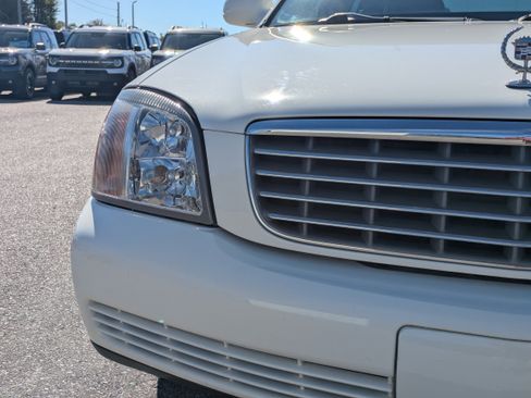 Used 2000 Cadillac De Ville w/ Comfort/Convenience Pkg image 9