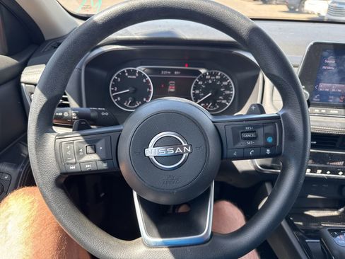 Used 2024 Nissan Rogue SV FWD image 12