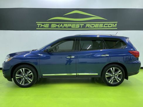 Used 2018 Nissan Pathfinder Platinum w/ Cargo Package image 6