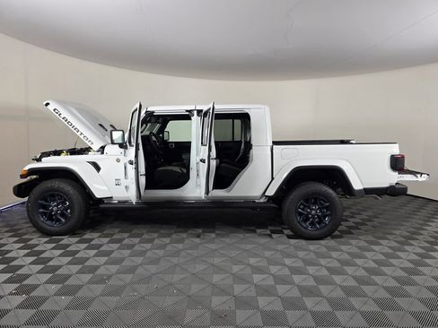 New 2026 Jeep Gladiator Sport AWD/4WD image 20