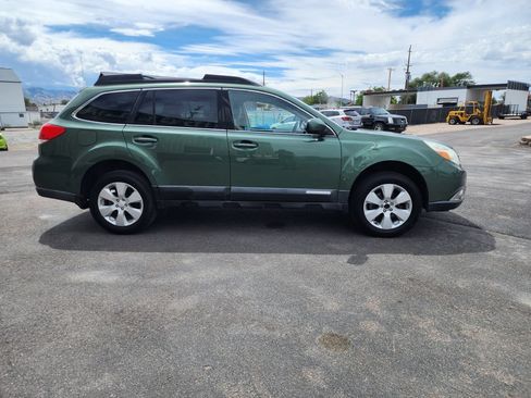 Used 2012 Subaru Outback 2.5i Premium w/ Popular Pkg 1B AWD/4WD image 4