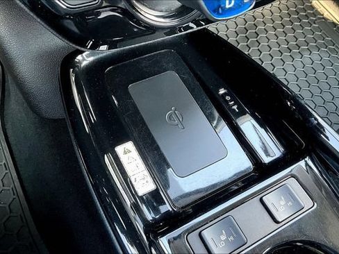 Used 2020 Toyota Prius XLE AWD/4WD image 15