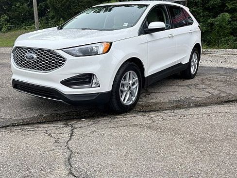 Used 2024 Ford Edge SEL w/ Convenience Package AWD/4WD image 3