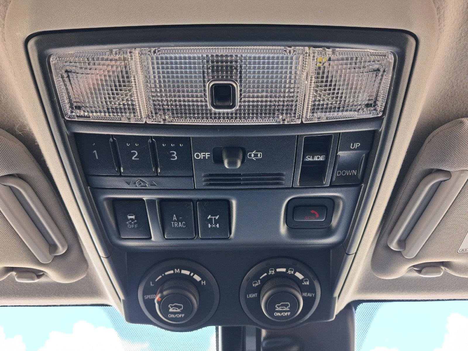 Used 2022 Toyota 4Runner TRD Off-Road Premium w/ Moonroof Package AWD/4WD image 28