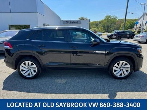 Certified 2023 Volkswagen Atlas Cross Sport SE w/ Panoramic Sunroof Package AWD/4WD image 4
