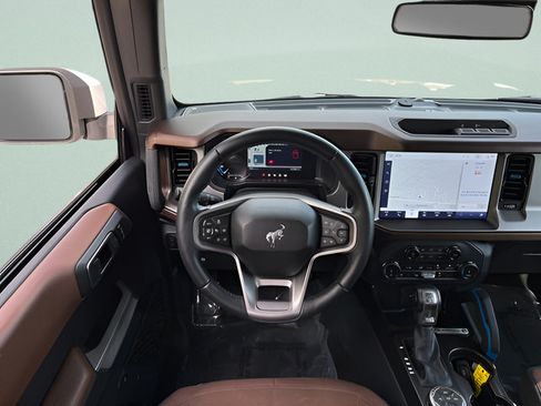 Used 2022 Ford Bronco Outer Banks AWD/4WD image 7