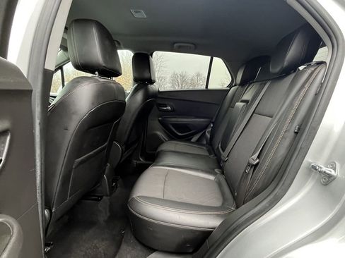 Used 2018 Chevrolet Trax LT w/ LT Convenience Package image 17