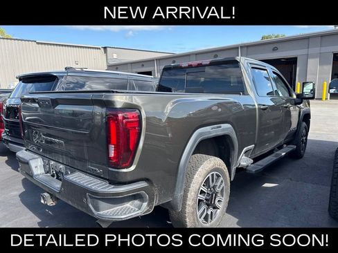 Used 2023 GMC Sierra 3500 AT4 w/ AT4 Premium Plus Package AWD/4WD image 4