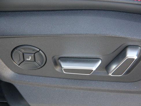 New 2025 Audi RS Q8 performance image 19