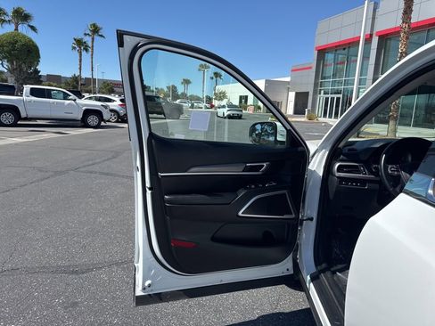 Used 2020 Kia Telluride LX FWD image 12