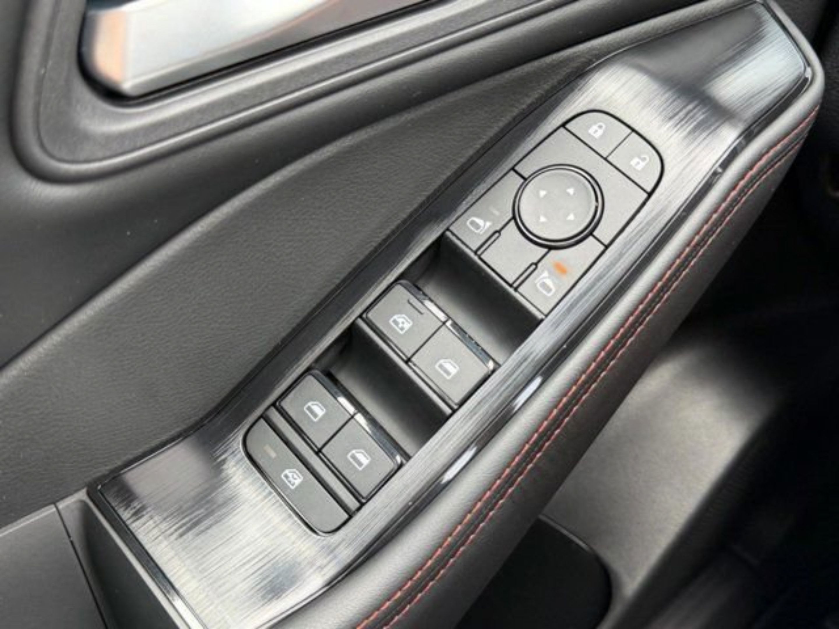 Used 2026 Nissan Rogue SV AWD/4WD image 23