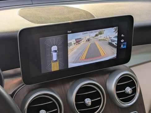 Used 2022 Mercedes-Benz GLC 300 4MATIC image 13