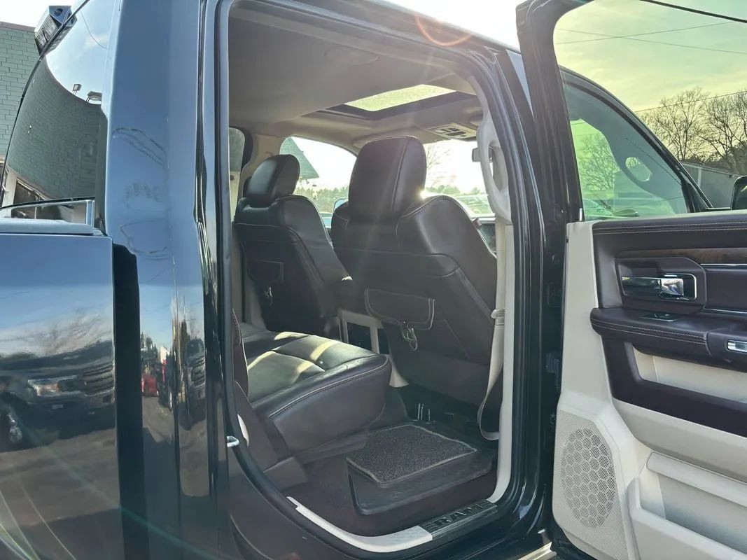 Used 2017 RAM 3500 Laramie Longhorn w/ Convenience Group RWD image 30