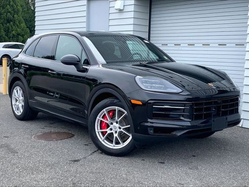 Used 2024 Porsche Cayenne S AWD/4WD image 9