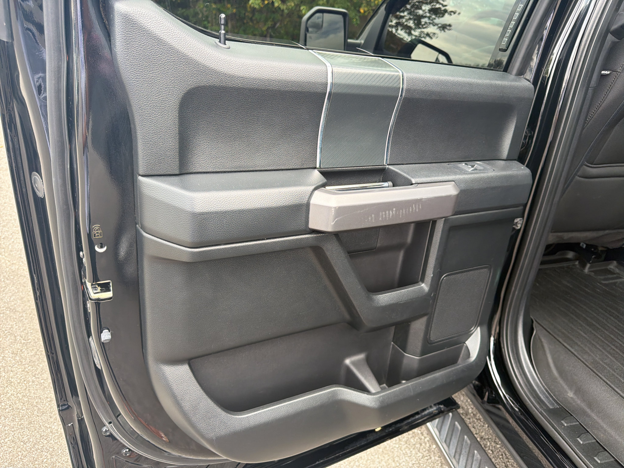 Used 2018 Ford F150 XLT w/ Equipment Group 302A Luxury AWD/4WD image 24