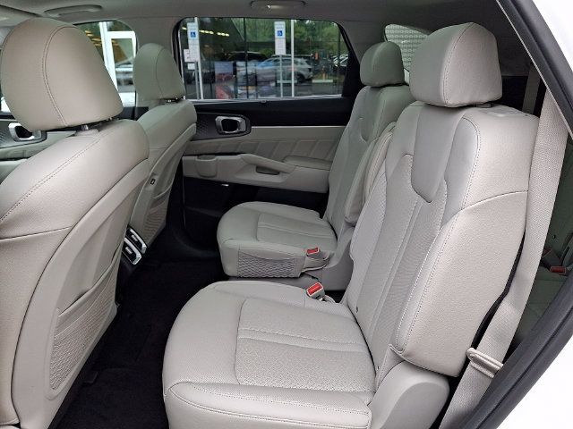 Used 2023 Kia Sorento SX Prestige w/ Panoramic Sunroof Package AWD/4WD image 10