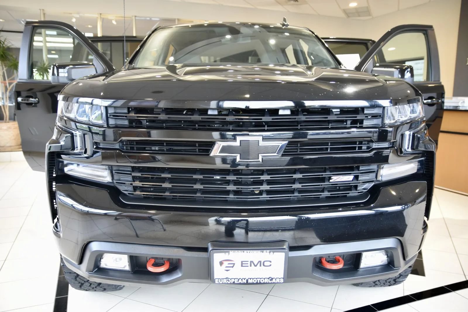 Used 2019 Chevrolet Silverado 1500 LT Trail Boss AWD/4WD image 2