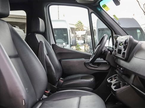 Used 2020 Mercedes-Benz Sprinter 2500 image 14