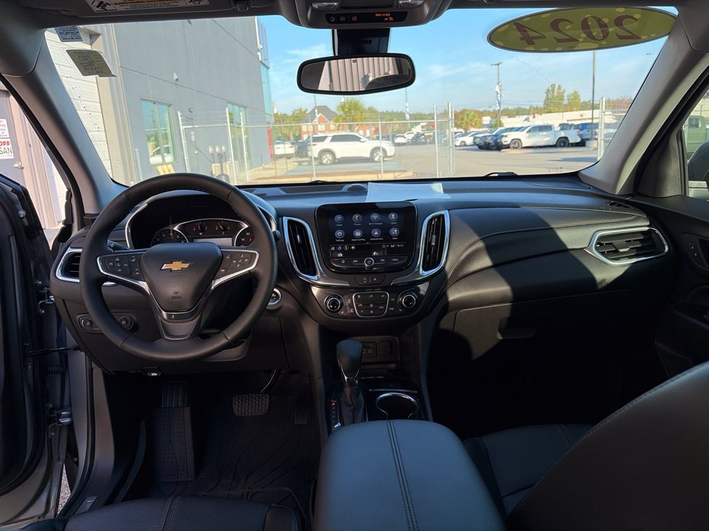 Used 2024 Chevrolet Equinox Premier FWD image 27