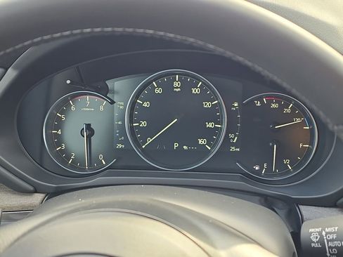 New 2025 MAZDA CX-5 Signature image 17