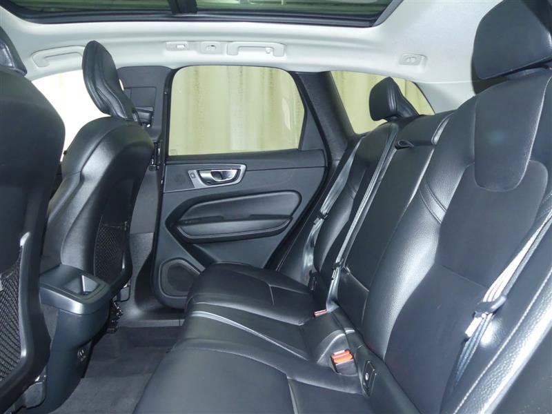 Used 2024 Volvo XC60 B5 Plus w/ Protection Package Premier AWD/4WD image 28