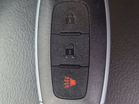 Used 2025 Nissan Kicks SV AWD/4WD image 29