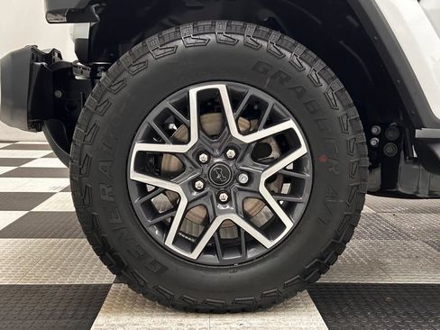 New 2026 Jeep Wrangler Unlimited Sahara AWD/4WD image 8