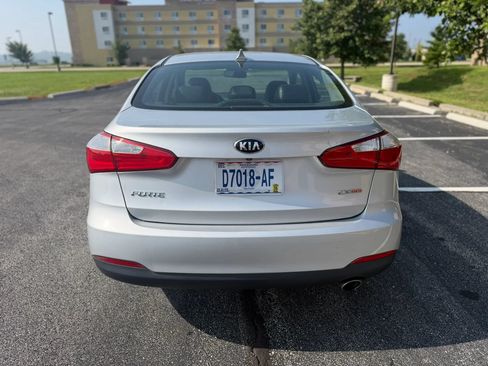 Used 2015 Kia Forte EX w/ Premium Package FWD image 4