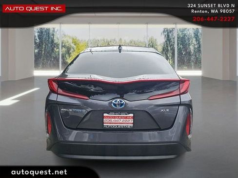 Used 2021 Toyota Prius Prime XLE image 6