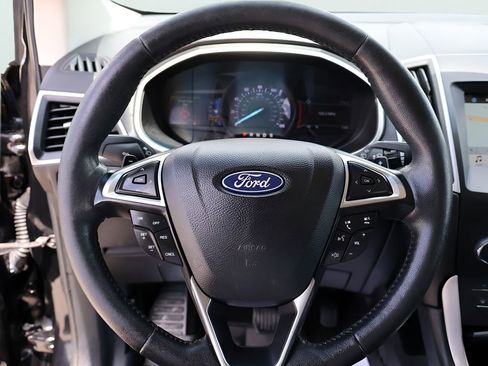 Used 2018 Ford Edge SEL w/ Equipment Group 201A AWD/4WD image 32