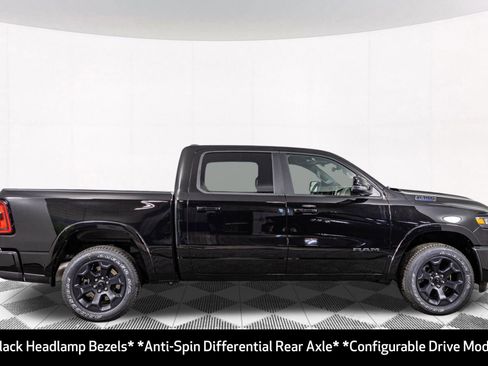 New 2026 RAM 1500 4x4 Crew Cab image 16