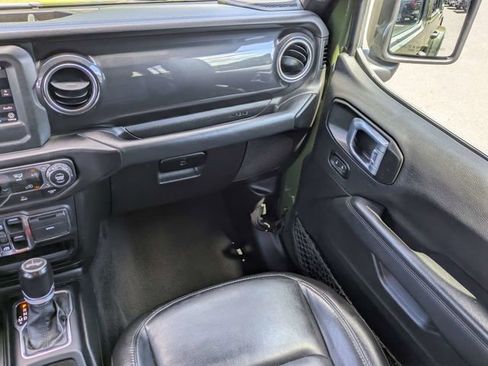Used 2021 Jeep Wrangler Unlimited Sahara AWD/4WD image 18
