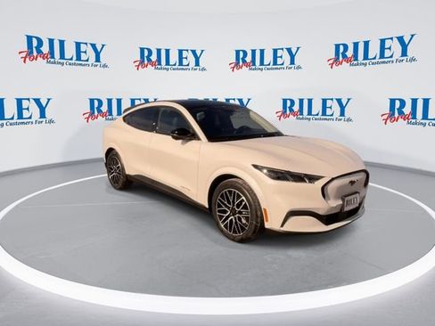 New 2026 Ford Mustang Mach-E Premium image 4