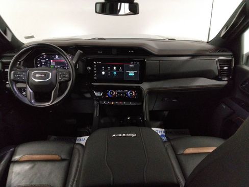 Used 2025 GMC Sierra 2500 AT4 image 36