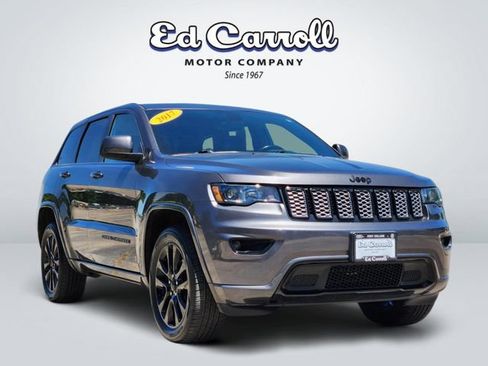 Used 2017 Jeep Grand Cherokee Altitude AWD/4WD image 3