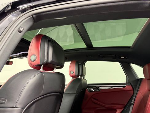 Used 2025 Porsche Macan S image 19