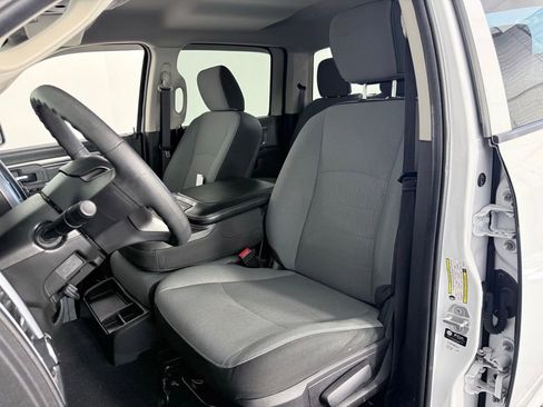 Used 2022 RAM 1500 Classic SLT image 11