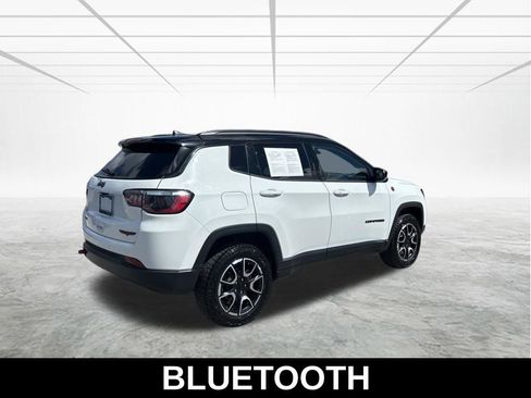 Used 2024 Jeep Compass Trailhawk image 5