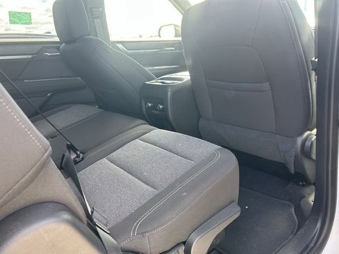 Used 2025 GMC Acadia Elevation image 11