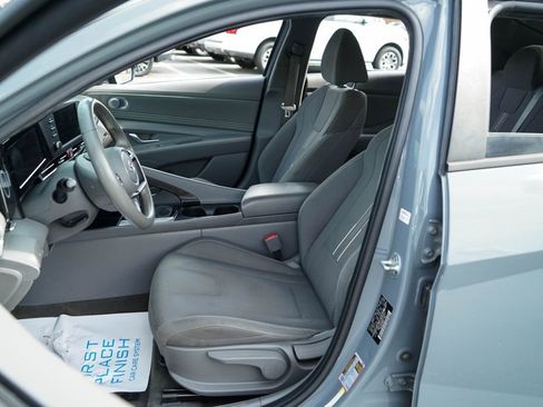 Used 2022 Hyundai Elantra SEL w/ Convenience Package image 7