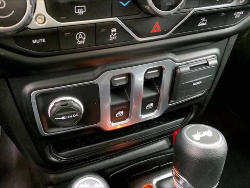 Used 2021 Jeep Wrangler Sport S image 27