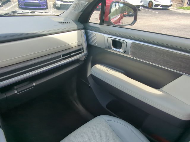 Used 2025 Hyundai Santa Fe Limited FWD image 20