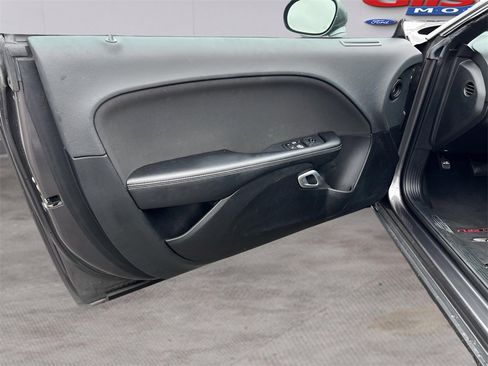 Used 2021 Dodge Challenger SXT image 8