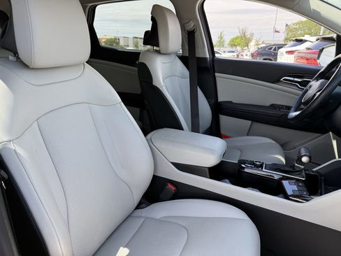 Used 2024 Kia Sportage EX image 21