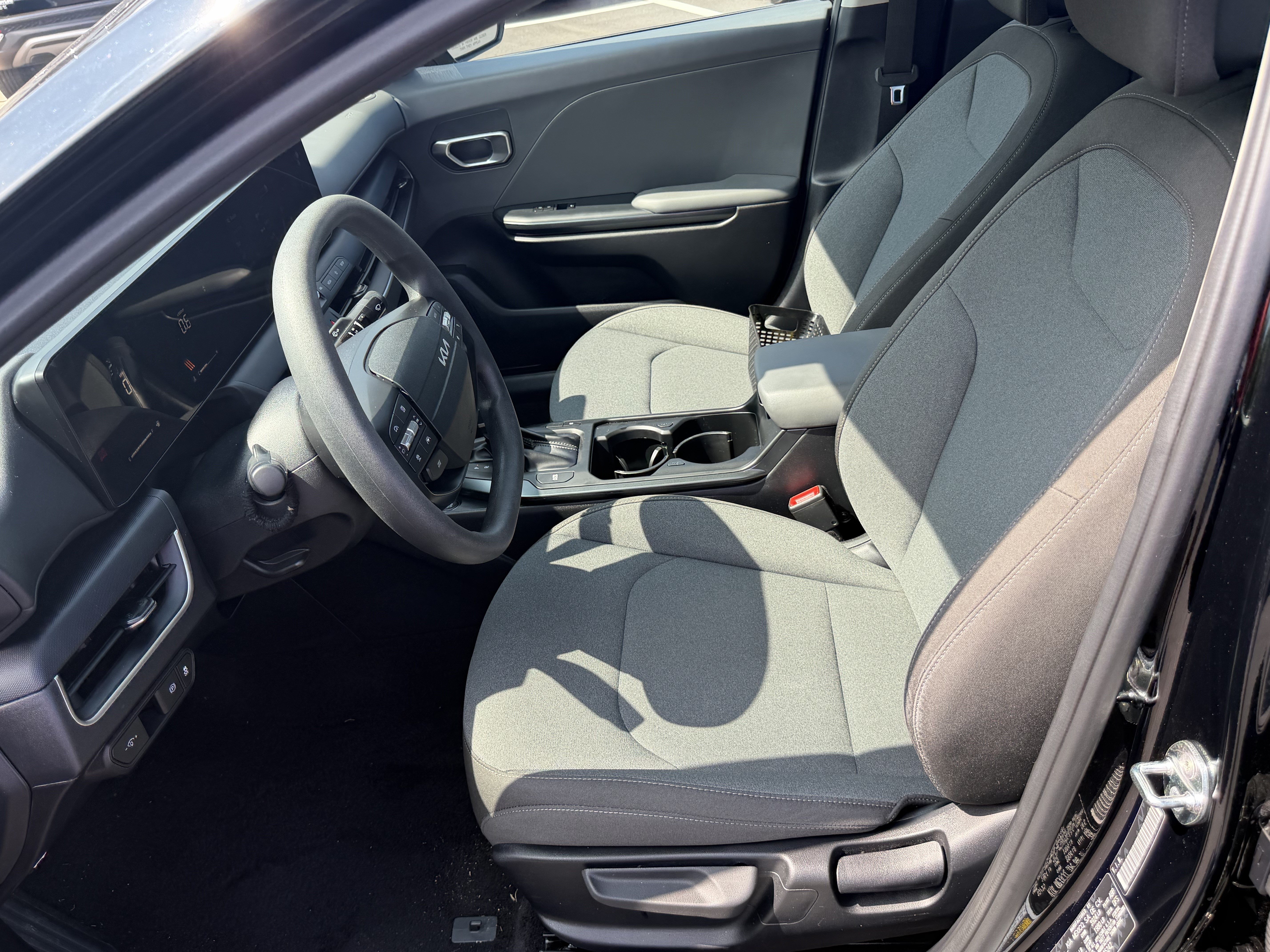 Certified 2025 Kia K4 FWD image 9