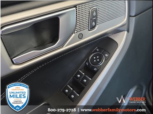 Used 2024 Ford Explorer XLT w/ Equipment Group 202A AWD/4WD image 22