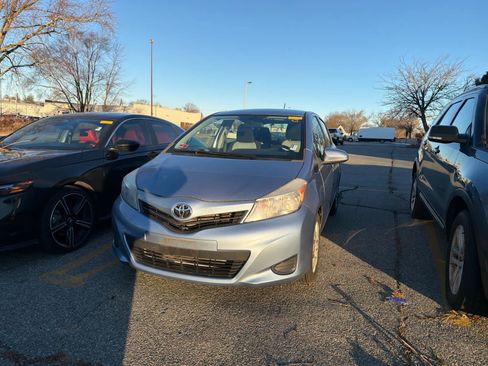 Used 2013 Toyota Yaris LE image 8