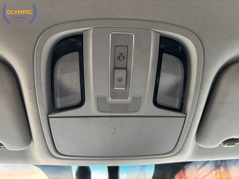 Used 2018 Kia Cadenza Premium image 32