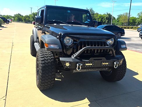 Used 2018 Jeep Wrangler Unlimited Sport S AWD/4WD image 6