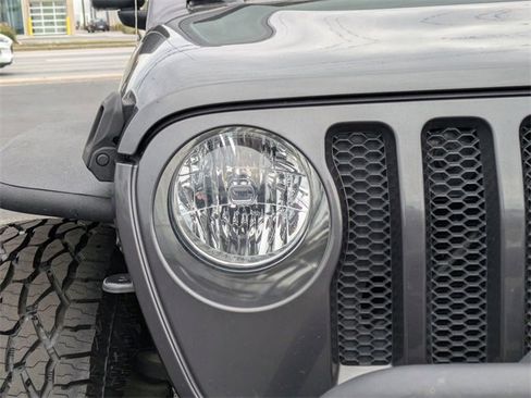 Used 2018 Jeep Wrangler Unlimited Sport image 10